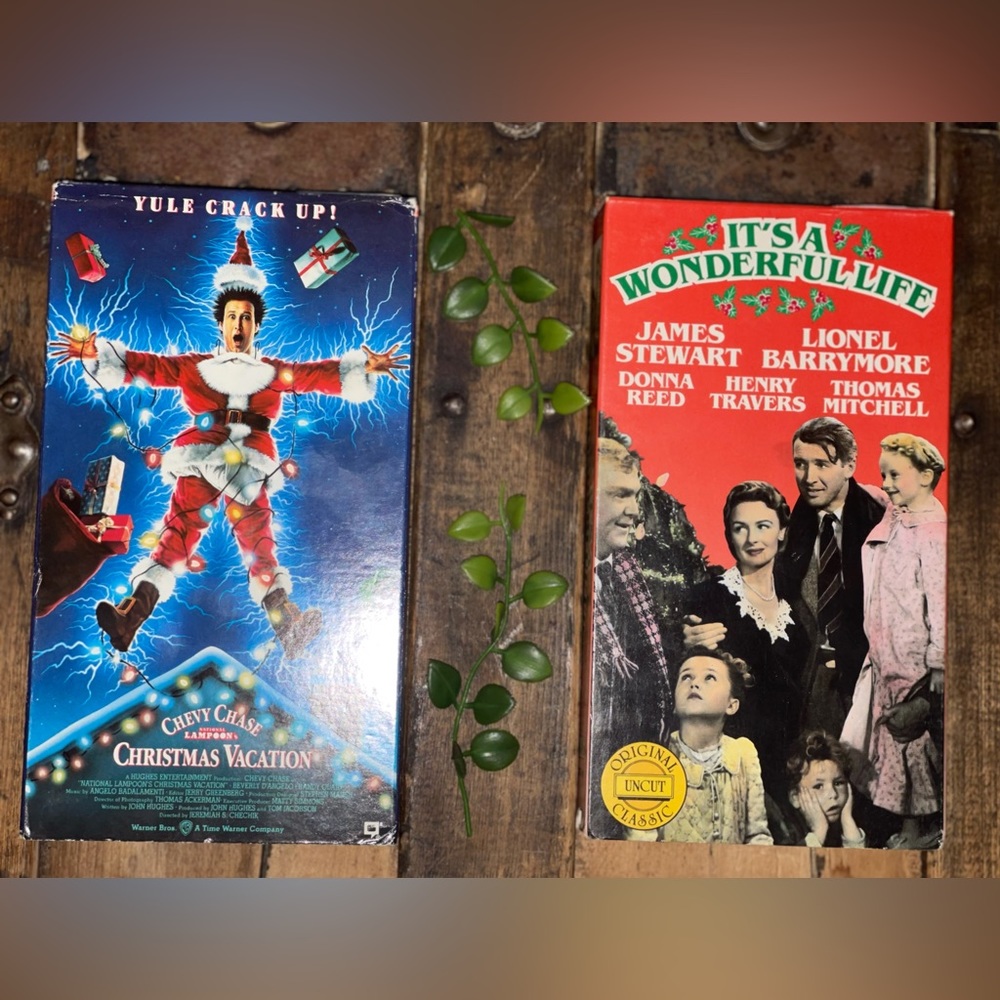 VINTAGE CHRISTMAS VHS GIFT PACK 🎁